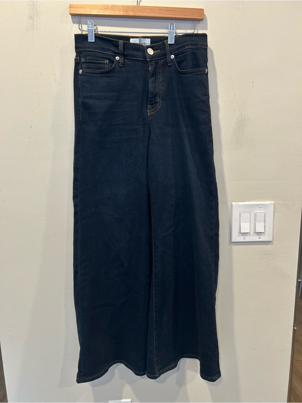 FRAME High-Waist Wide Leg dark blue Jeans. Size 26
